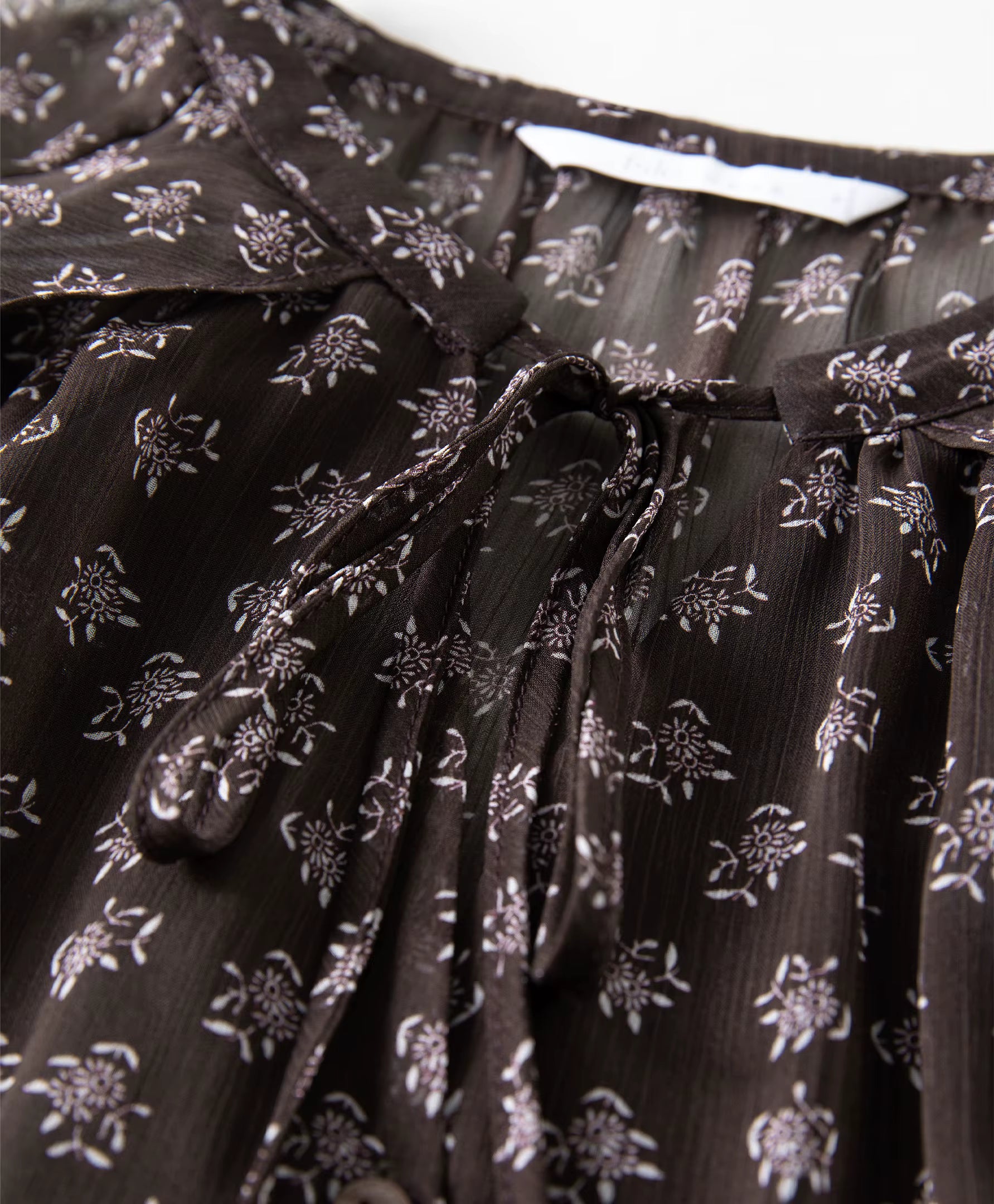 Light Elegance Spring Collection Lace Collar Tie Waist Flowy Blouse for Women 2026 Spring New Arrival Including camisole