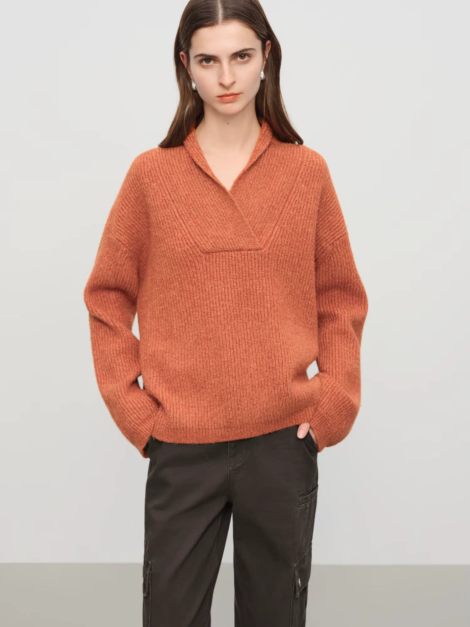 【Premium Series】Winter 2025 Women's V-Neck Yarn Knit Sweater - Design Sense Loose Fit Soft Pullover for Casual Elegance