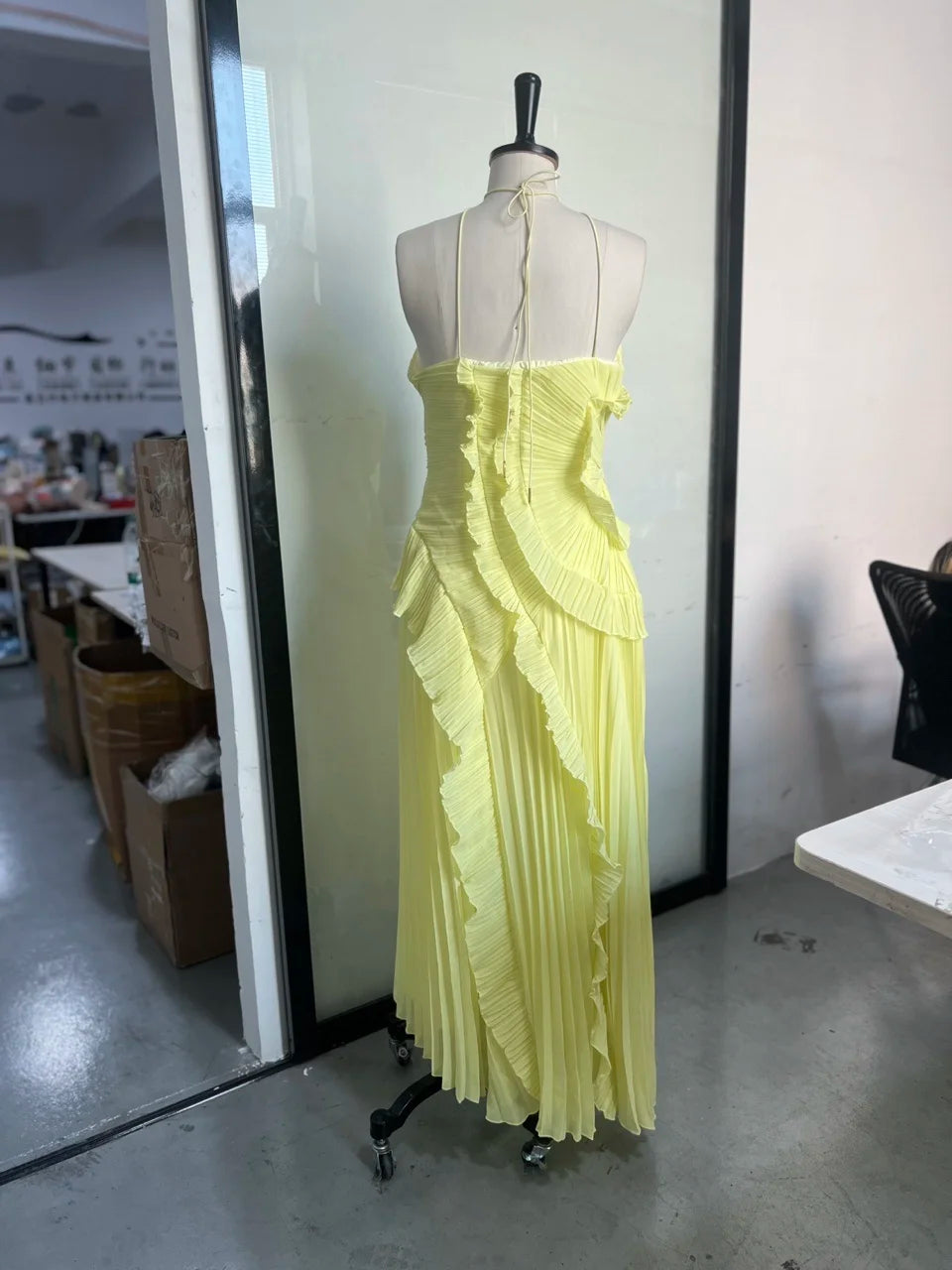 Chic pleated halter neck Lotus Edge Maxi Dress