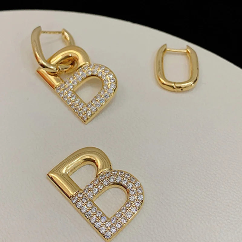 New 2023 Popular Glod Plated Shiny Letter B Dangle Earrings Women's Statement Jewellery Micro-Set Rhinestones Unusual Earrings