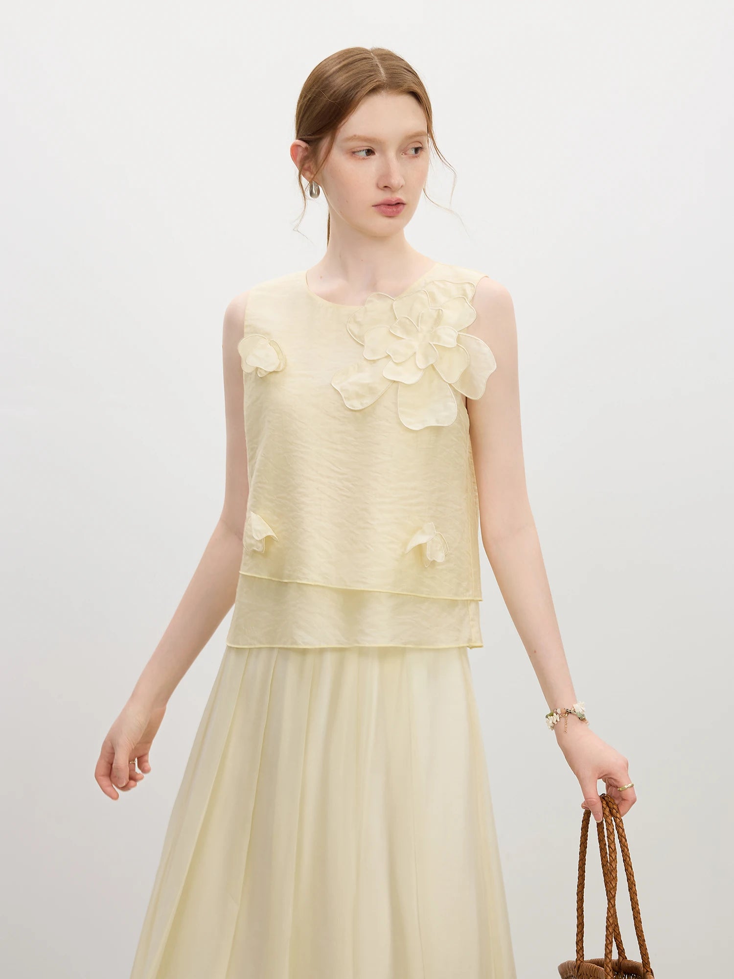 FSLE Elegant Design Three-dimensional Flower Sleeveless Top Women's skirt suit summer 2025 new style