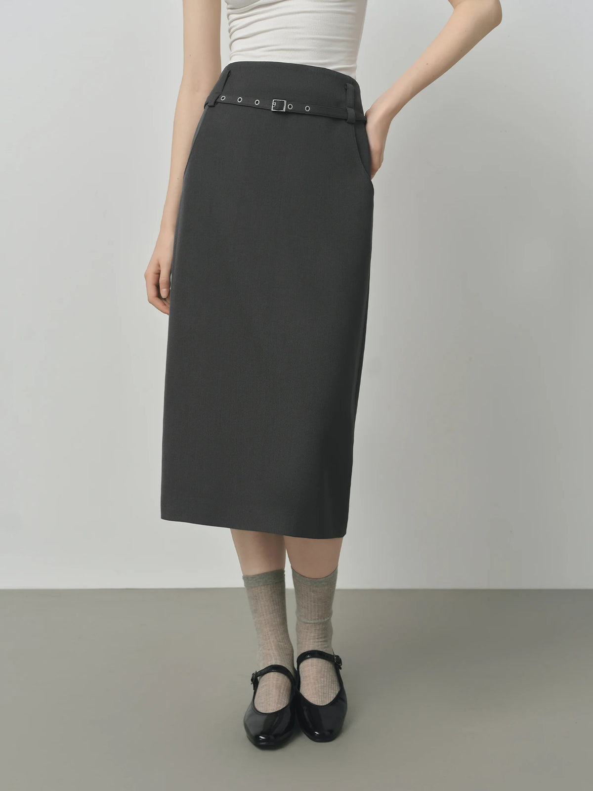 FSLE Dark Gray Retro Straight Skirt For Women Autumn 2025 New Arrival Minimal Temperament Commuting Office Chic Skirt