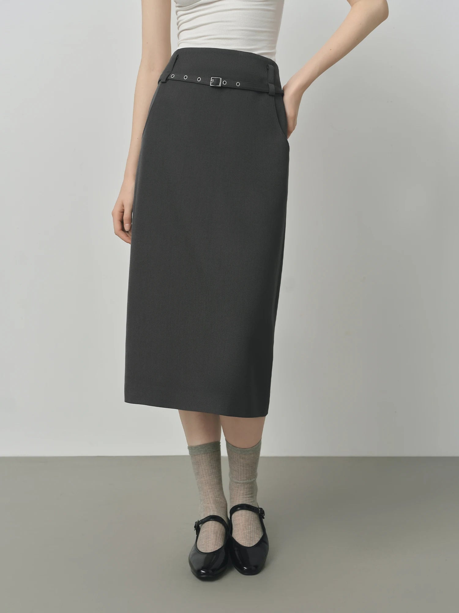 FSLE Dark Gray Retro Straight Skirt For Women Autumn 2025 New Arrival Minimal Temperament Commuting Office Chic Skirt