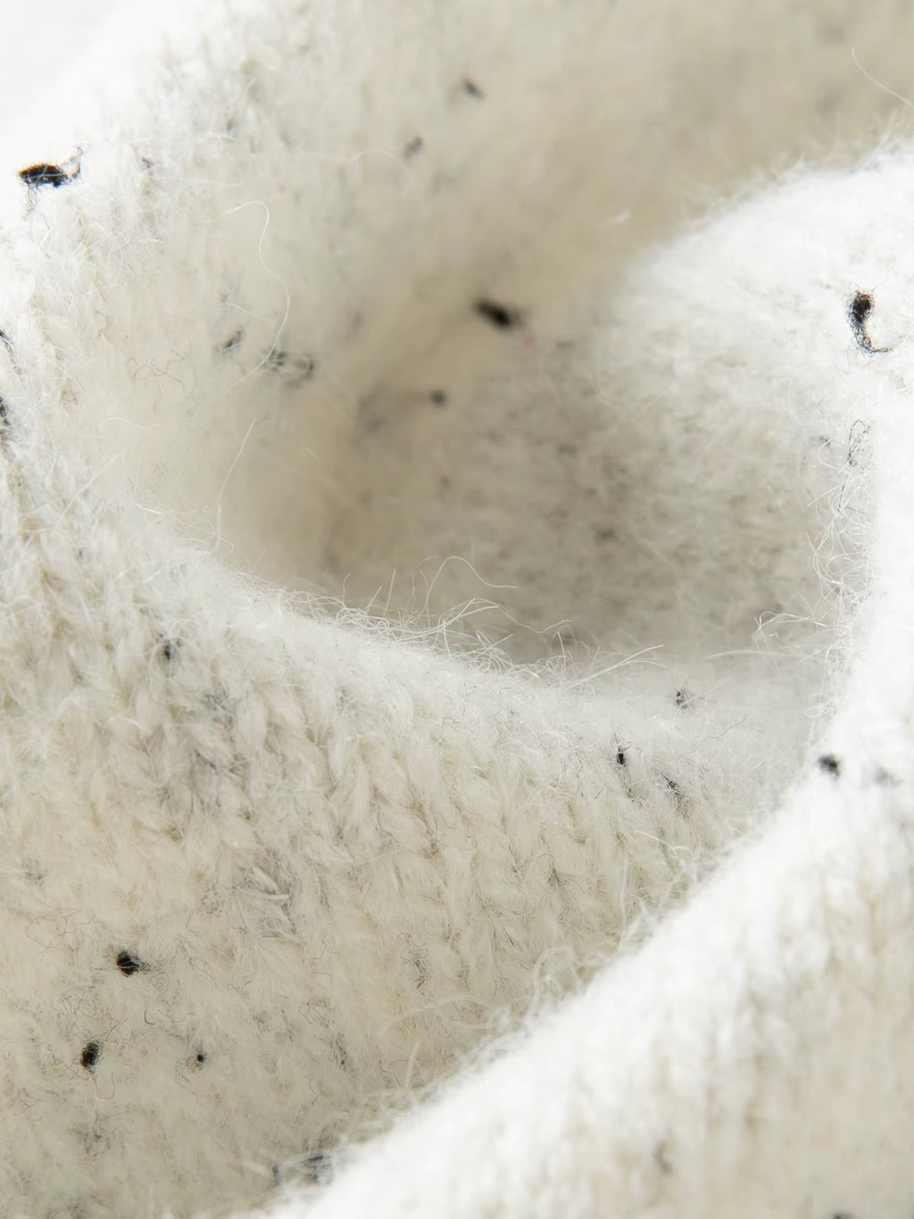 Plus-Size Women's Colorful Dot V-Neck Knit Sweater Vest Versatile Slimming Winter Layering Top 2025 New Arrival Vests