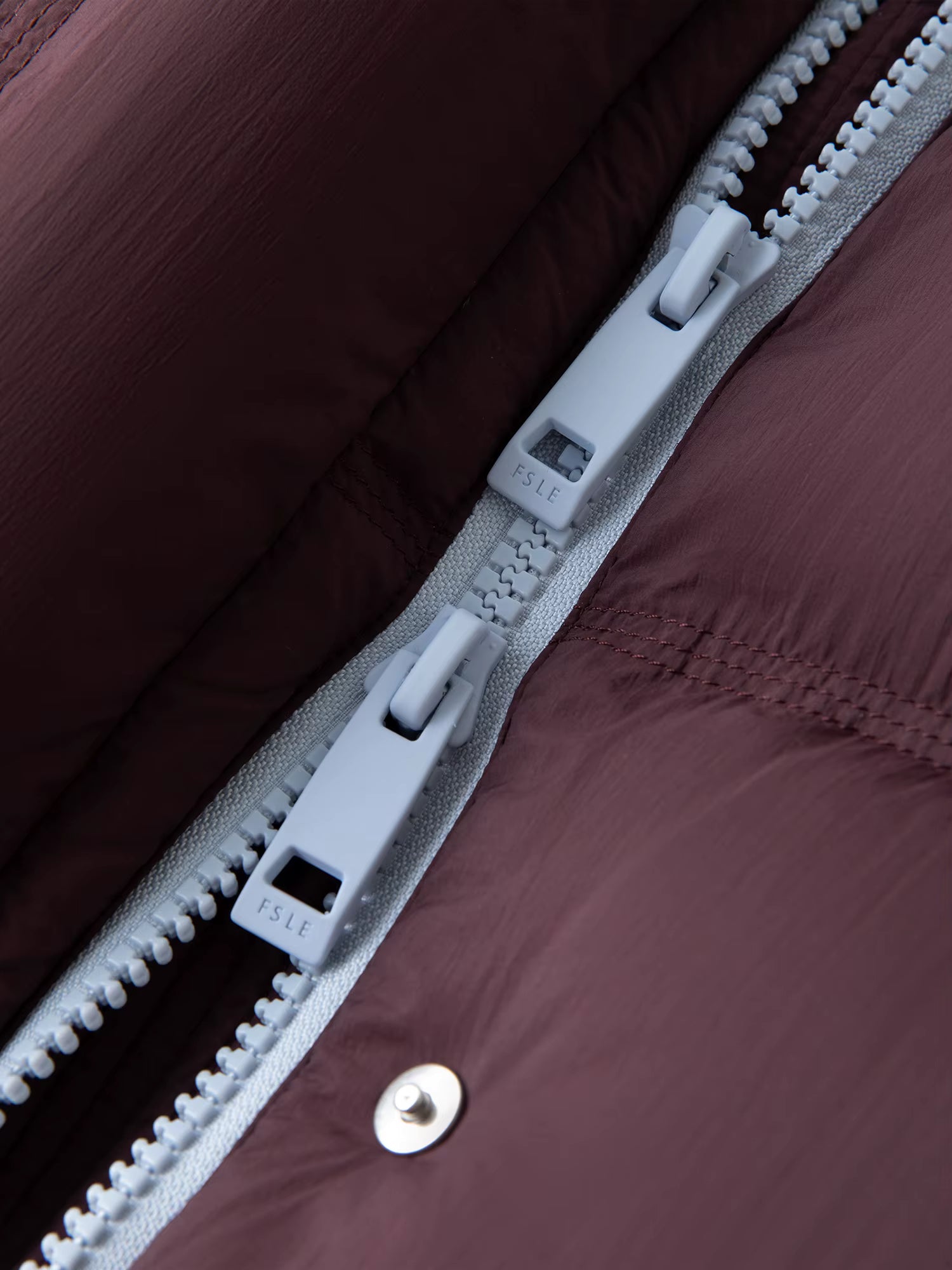 Winter New Women's Long Puffer Down Coat with Hood Two-Tone Color Block Thermal Insulated Jacket Heavy Warm Outerwear
