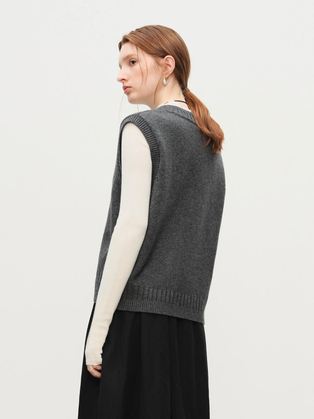 FSLE Women Autumn Winter 2025 New Arival Wool Knit V-neck Sleeveless Vest for Layering Outerwear Tops Tanks Design layered vest