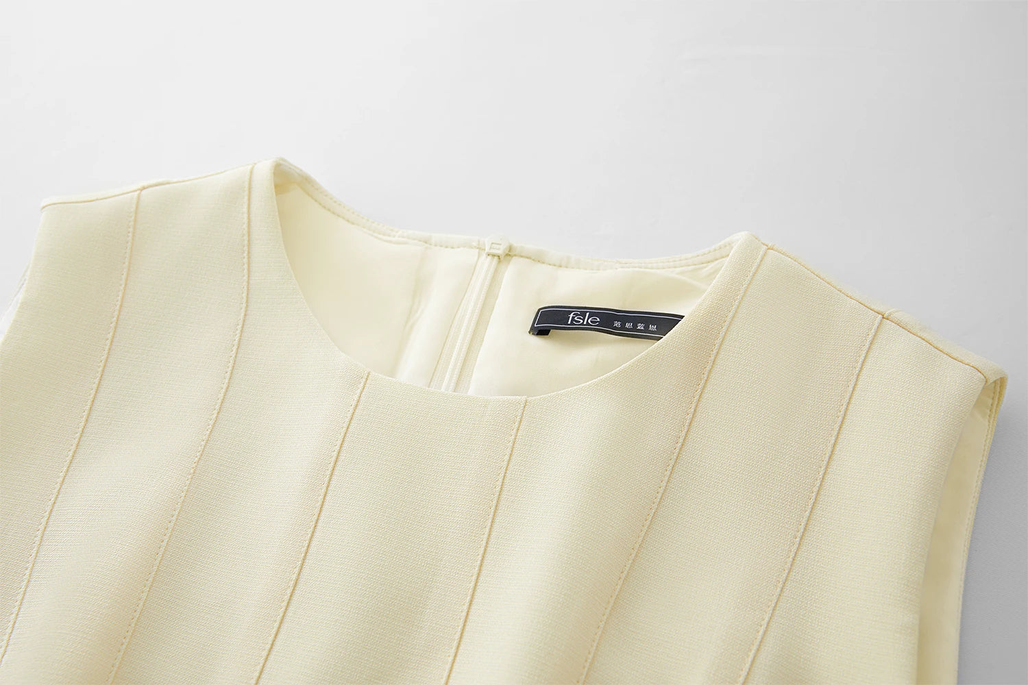 FSLE【Premium Series】Minimalism Old Money Style Acetate Sleeveless Vest Pleated Dress For Women 2025 Summer New Arrival Dress