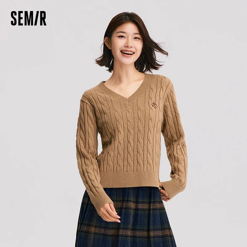 Semir Sweater Women Embroidery V-Neck Slimming Loose 2024 New Winter Twisted Top Retro Style Pullover Sweater