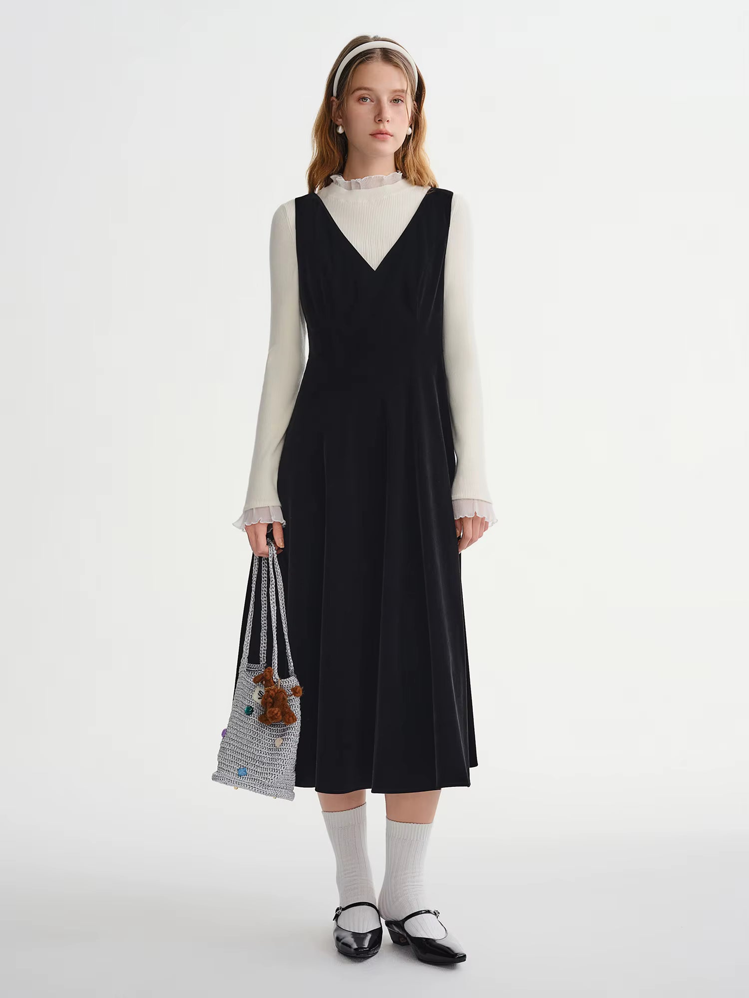 Stylish Plus-Size Flowing Velvet Waist defining Vest Design Dress - Autumn/Winter Deep V-Neck Sleeveless 2025 Winter New