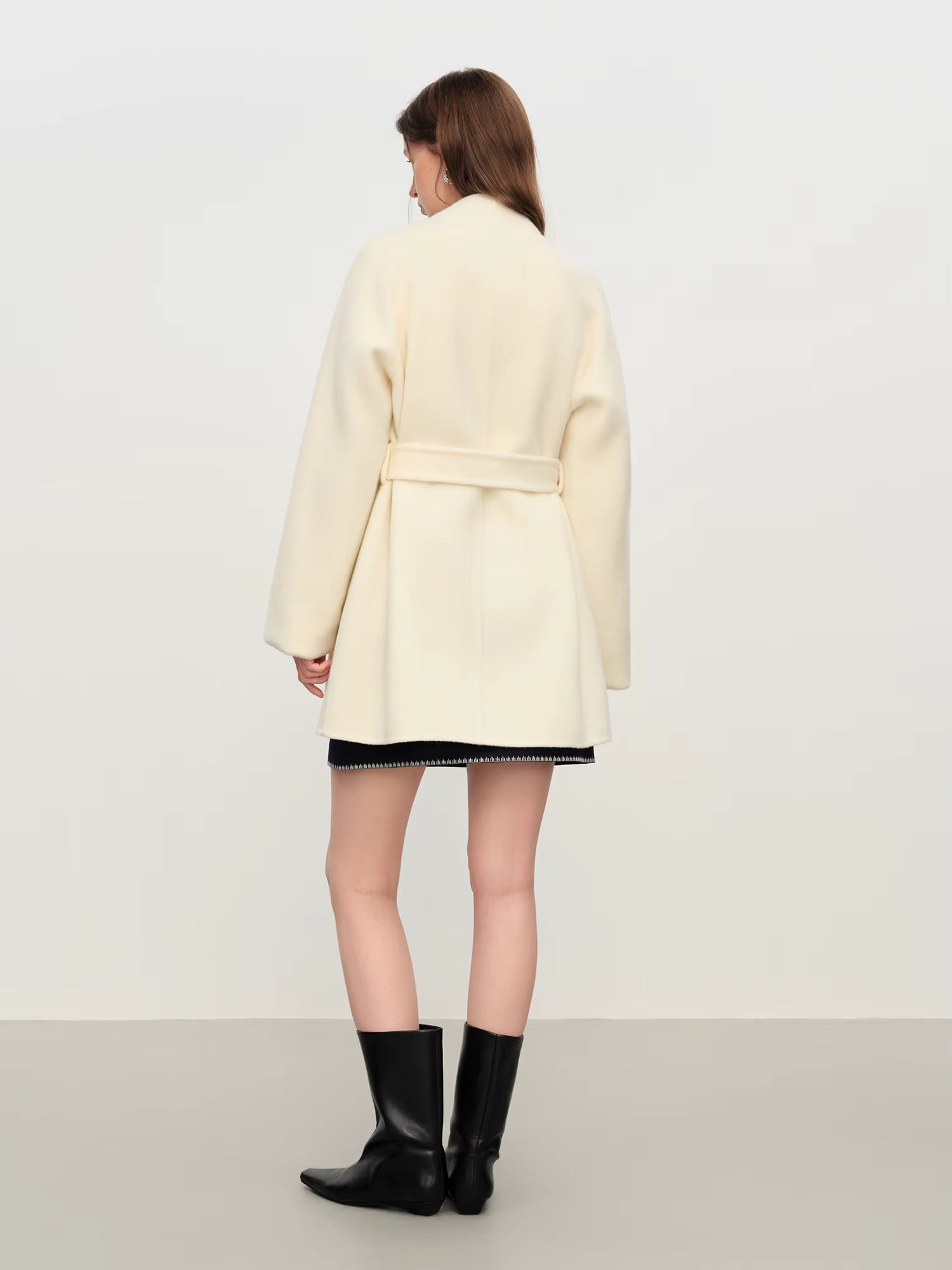 【Premium Series】 Exquisite Tweed Wool Coat Petite Women Stylish Collarless Winter Outerwear Youthful Design 2025 Winter
