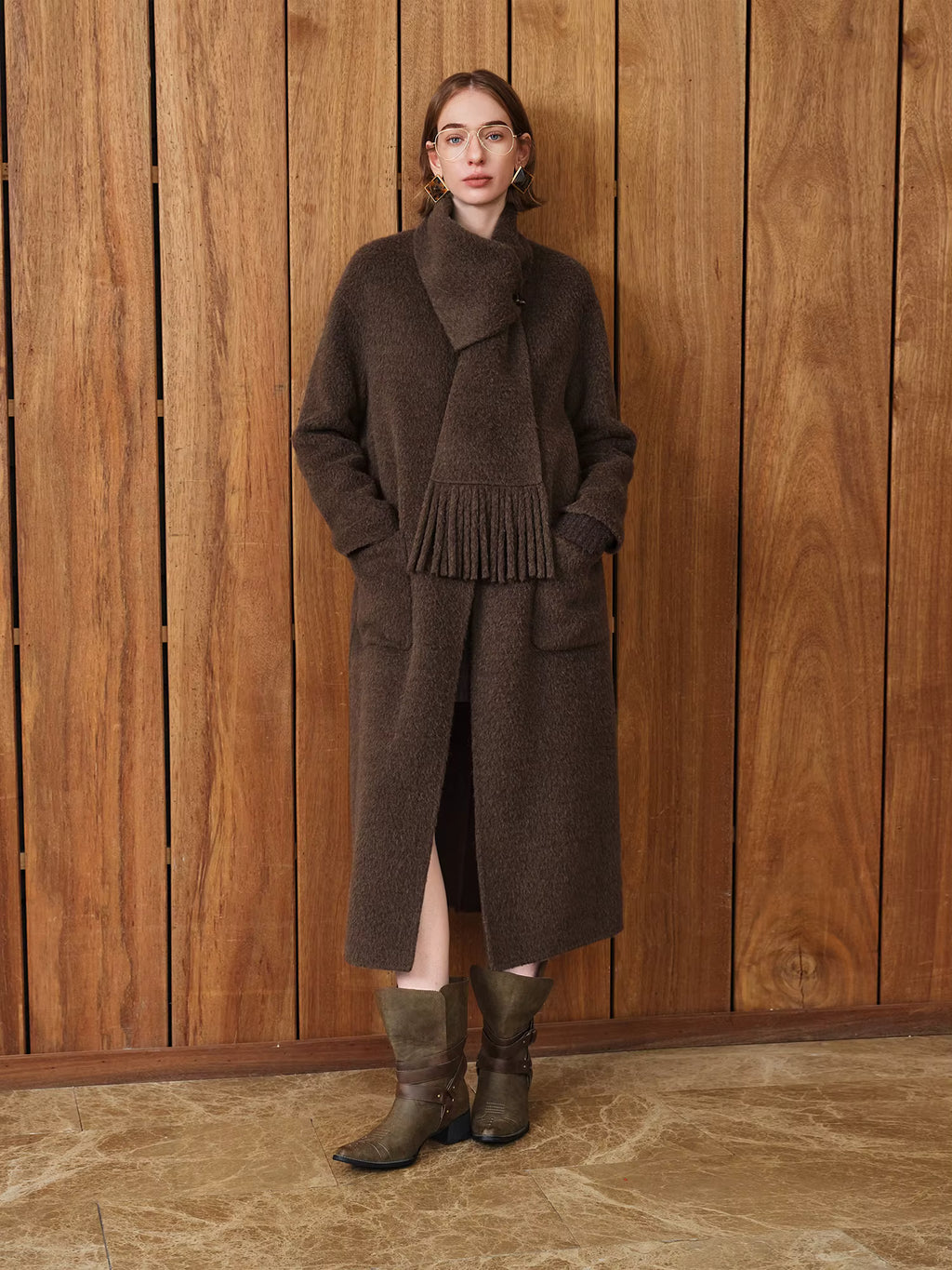 【Premium Series】Women's Long Wool Blend Overcoat with Detachable Scarf - Elegant Winter Coat for Business Casual