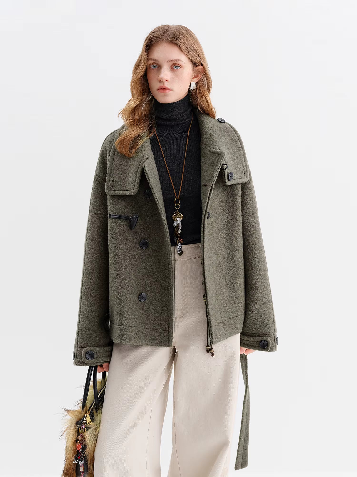 2025 Winter Women's Retro Pea Coat Short Wool Blend Jacket with Large Lapel Horn Buttons - Relaxed Fit Casual Outerwear