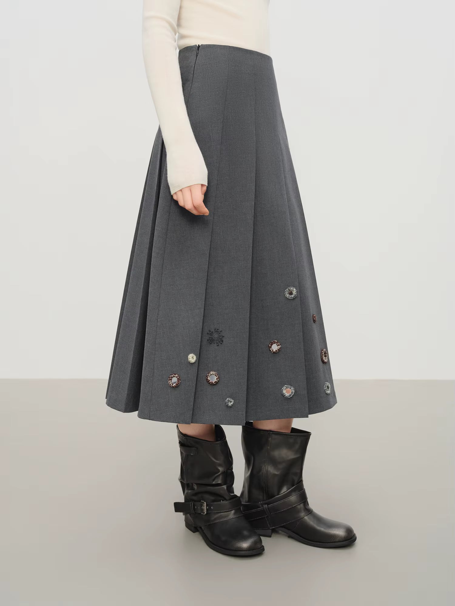 【Premium Series】 Winter 2025 Women's Academic Style Pleated Skirt - Hand-Embellished A-Line Mid-Length Skirt with High Waist