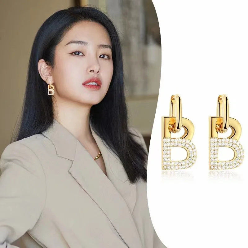 New 2023 Popular Glod Plated Shiny Letter B Dangle Earrings Women's Statement Jewellery Micro-Set Rhinestones Unusual Earrings