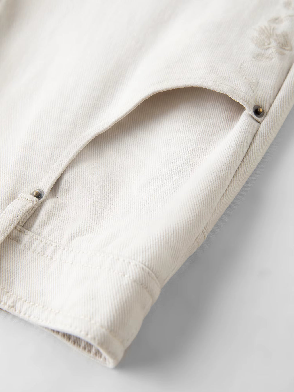 2025 Winter Women's Vintage Washed Embroidered Banana Jeans Curved High Waist Wide Leg Trousers Slim Fit Retro Pants