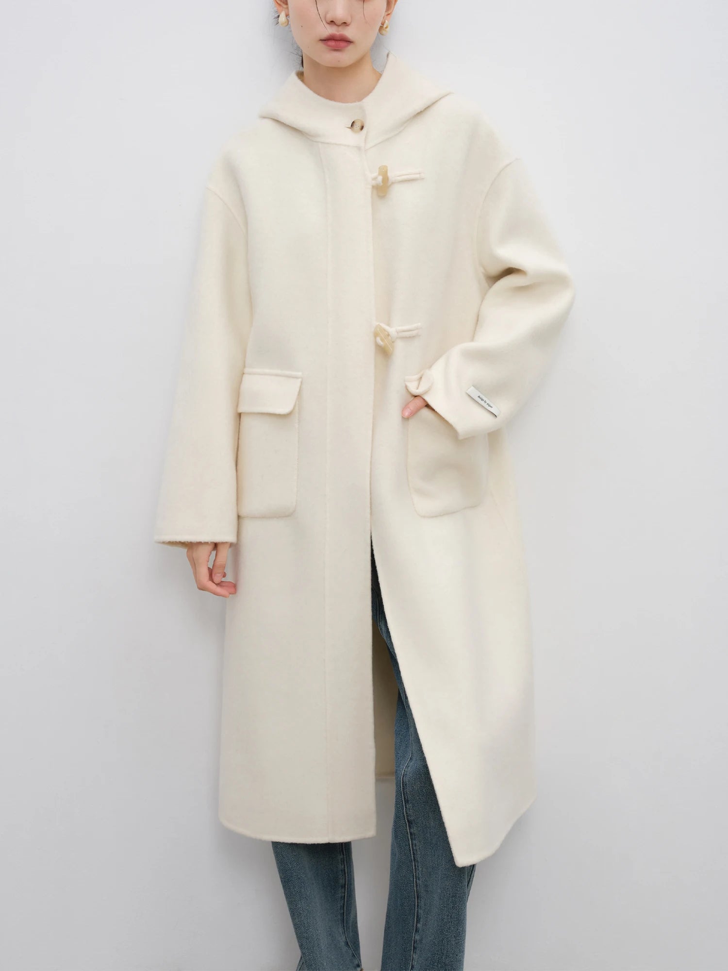 ZIQIAO Petite Size Red Cow Horn Button Wool Double-sided Woolen Coat for Women 2024 Winter New White Woolen Coat 24ZQ94258