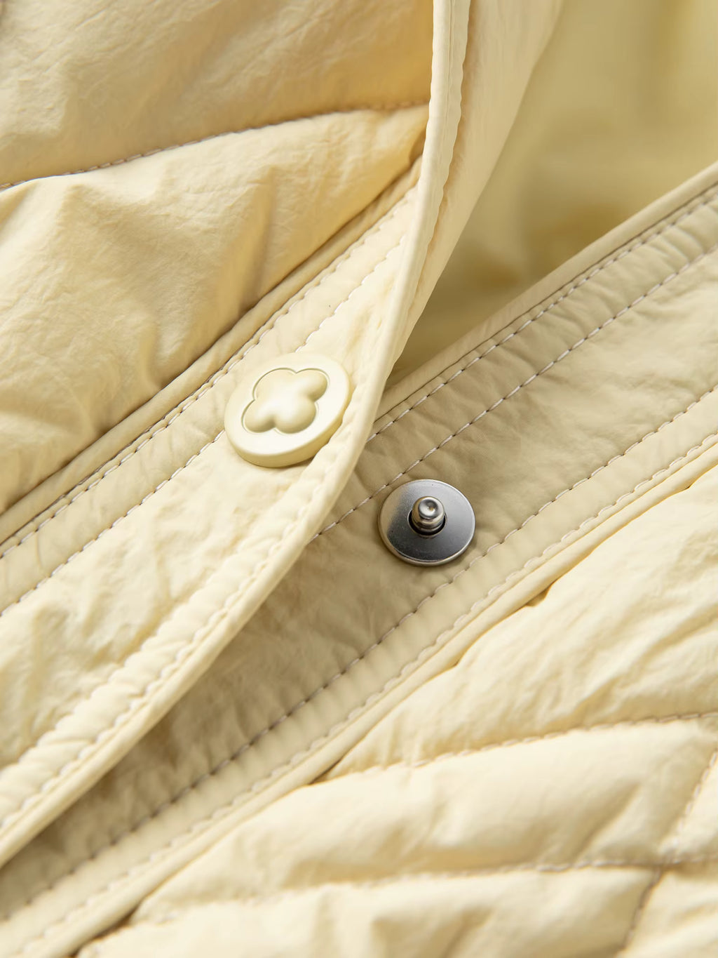 Plus Size Women's Cream Quilted Down Coat with Crochet Lace Collar Winter 2025 Fashion Warm Short Puffer Jacket Outerwear