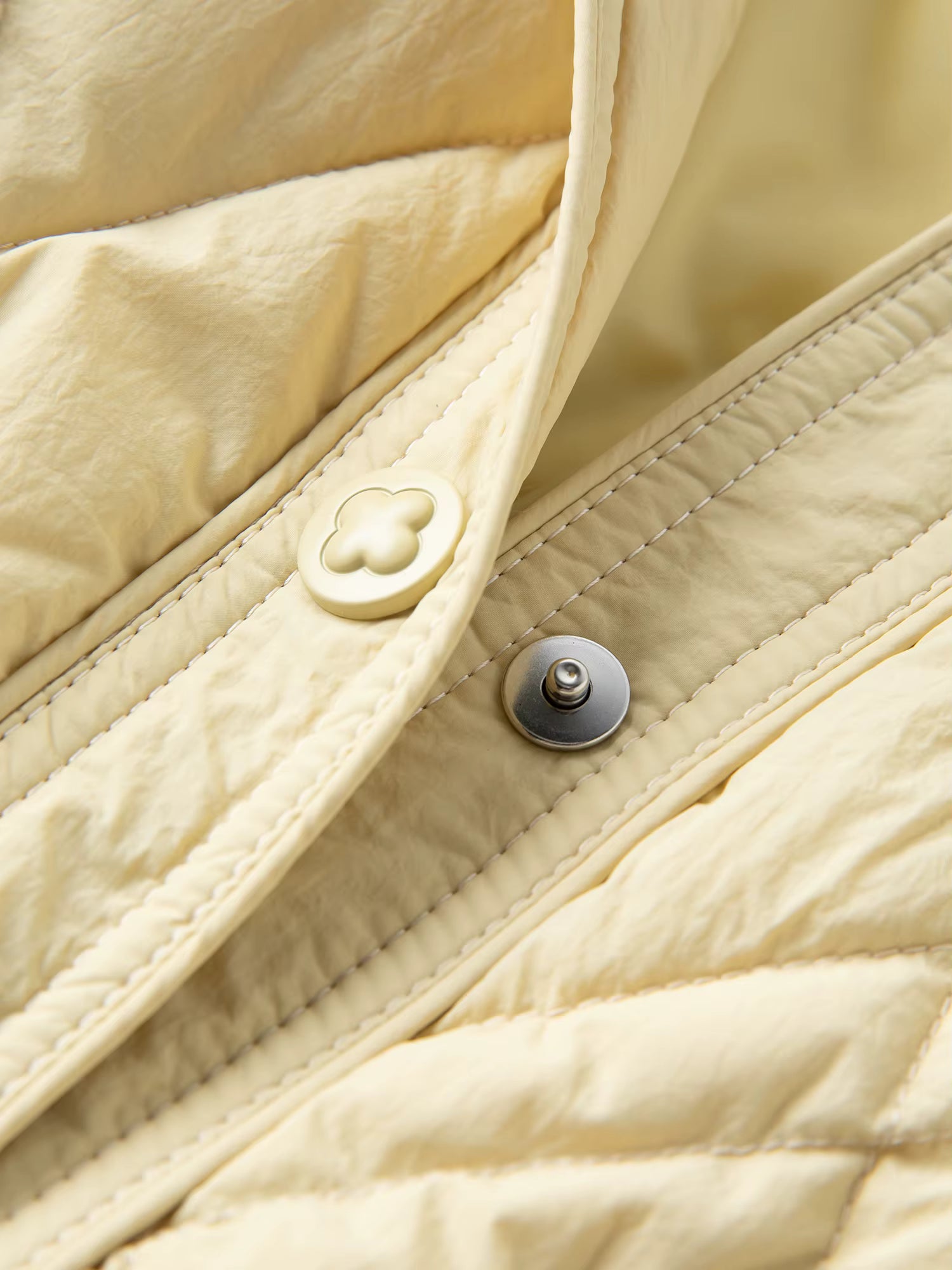 Plus Size Women's Cream Quilted Down Coat with Crochet Lace Collar Winter 2025 Fashion Warm Short Puffer Jacket Outerwear