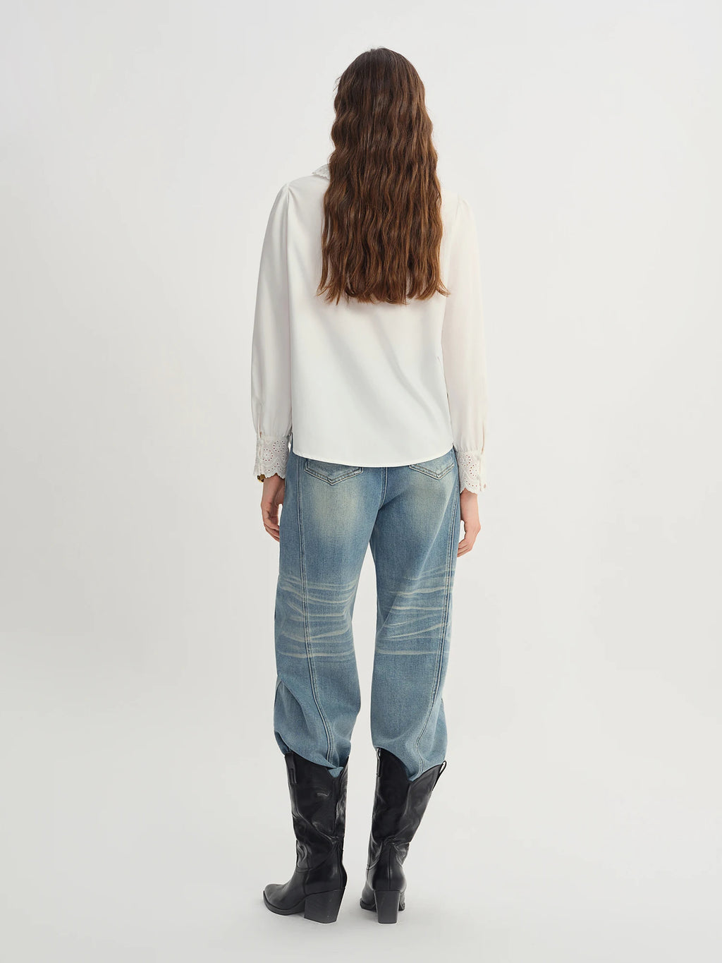 DUSHU Lace Hollow-out White Shirt 2025 Autumn New V-neck Top Elegant Temperament Stylish Office Lady Commuting Korean Style