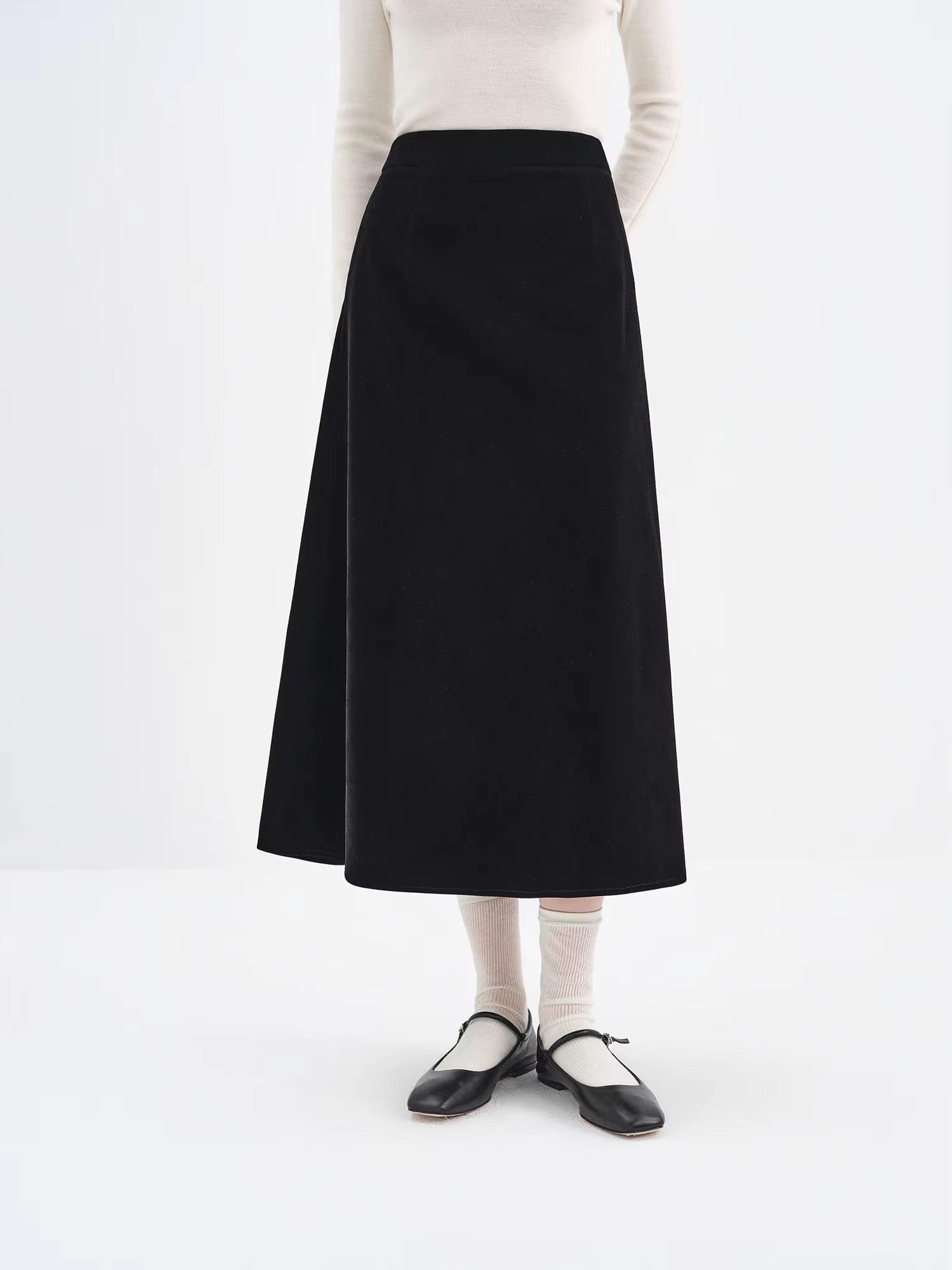 2025 Winter Women's Black Velvet Short Set Beaded Round Neck Top Skirt - Petite Friendly Outfit for Holiday Parties