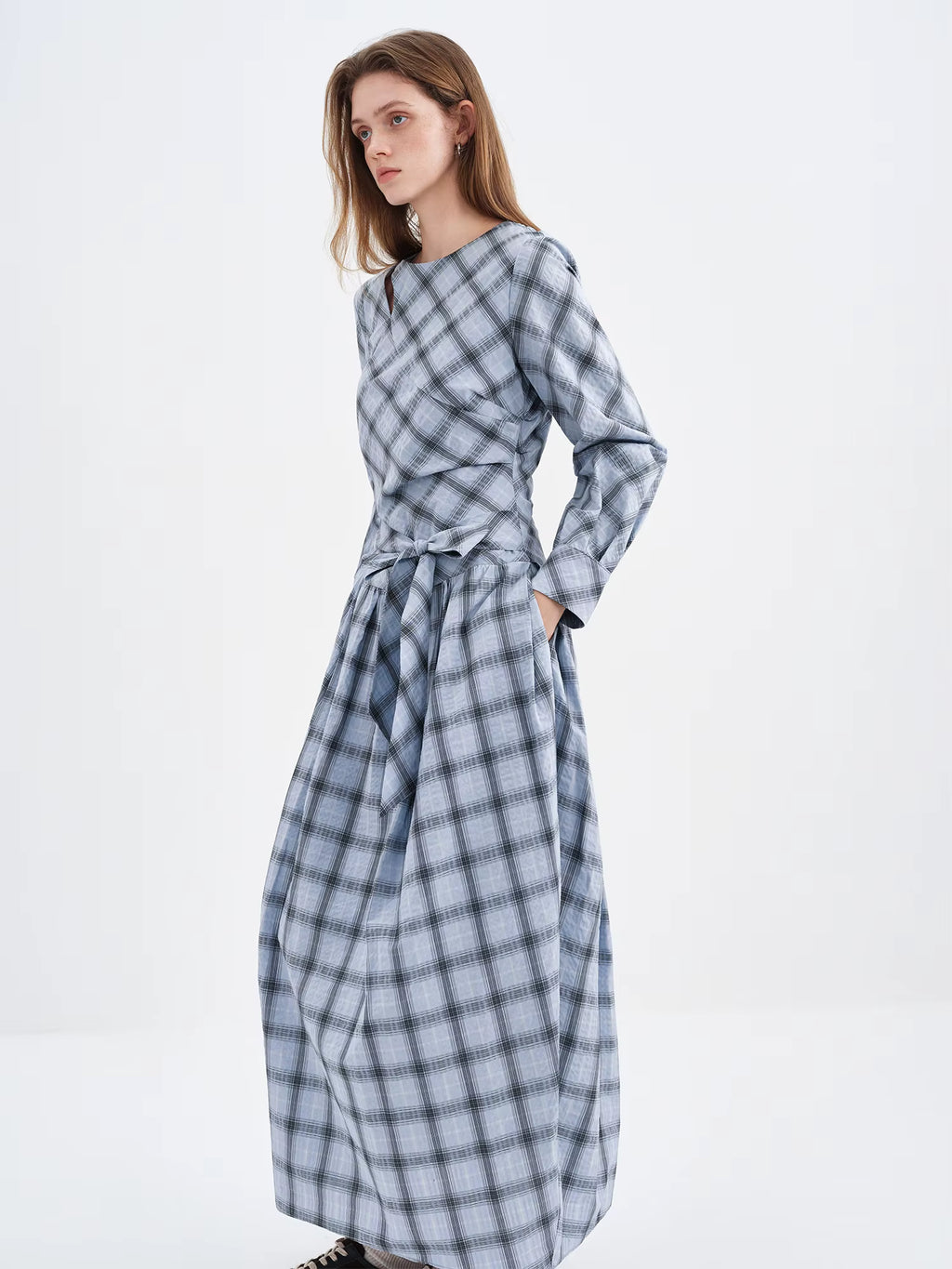 Retro Blue-grey Plaid Fitted Waist Tie Long-sleeved Dresses Women Slim Commuting Design Age-reducing New Winter Style 2025