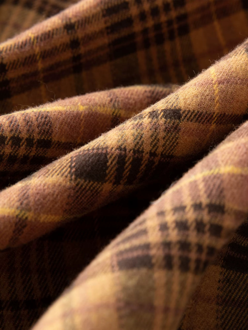 Brushed Plaid Shirt Women's Winter 2025 New Long Sleeve Plaid Retro Embroidery Shirt Classic Leisure Loose Tops