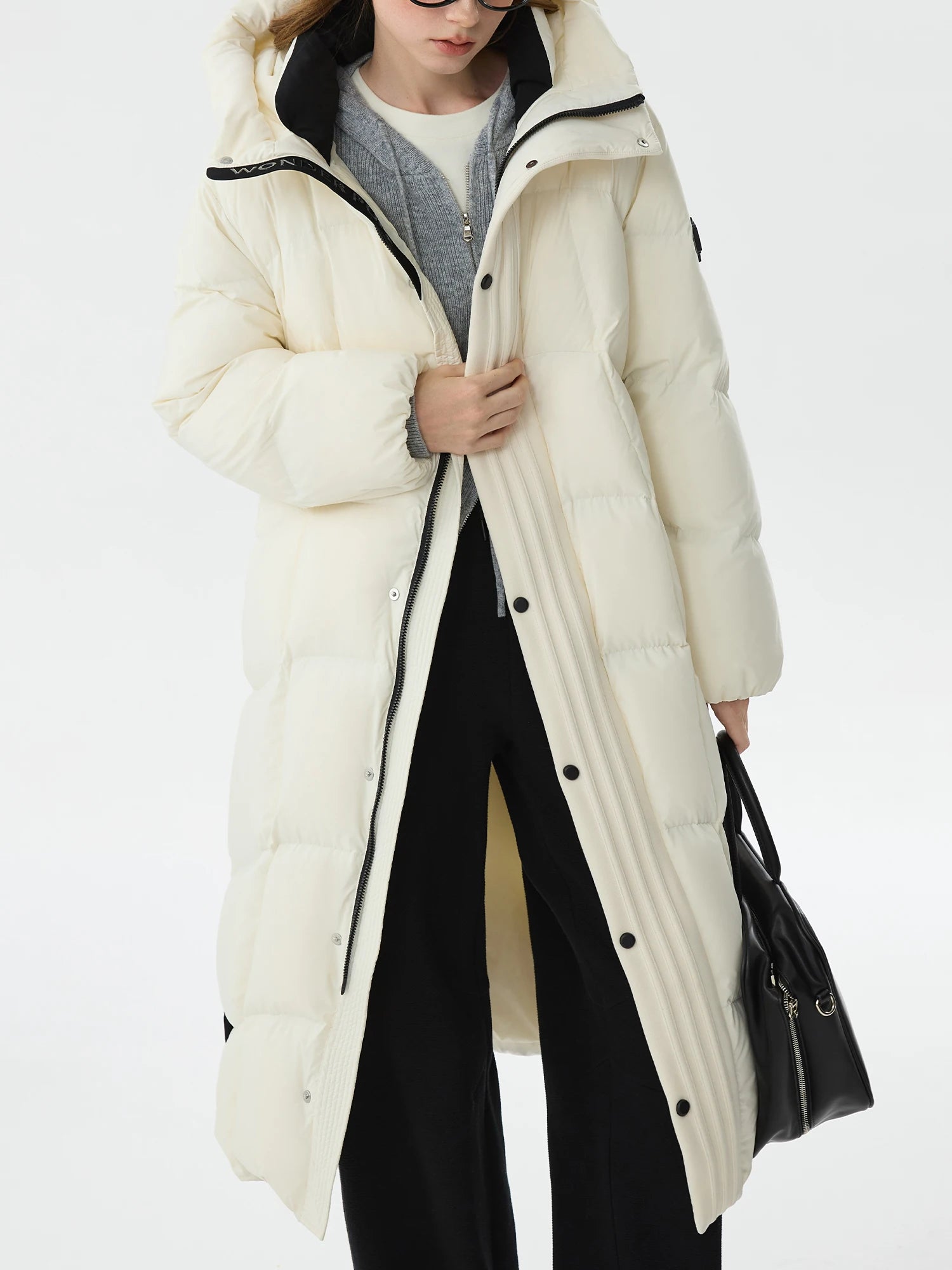 FSLE 254.1G Filling Amount Long Hooded Down Jacket For Women Winter 2024 New Design Warm White Duck Down Chic Coat 24FS14012
