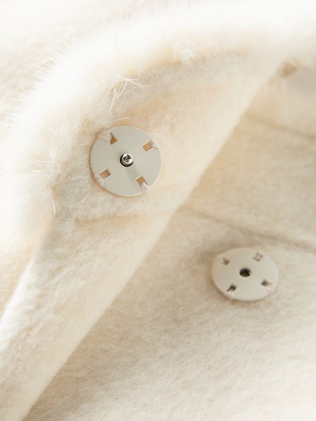 Modern Chinese Red Velvet Coat for Women Winter 2025 New Arrival Sable Fur Festive Ensemble Coat 100% Wool Long Coats