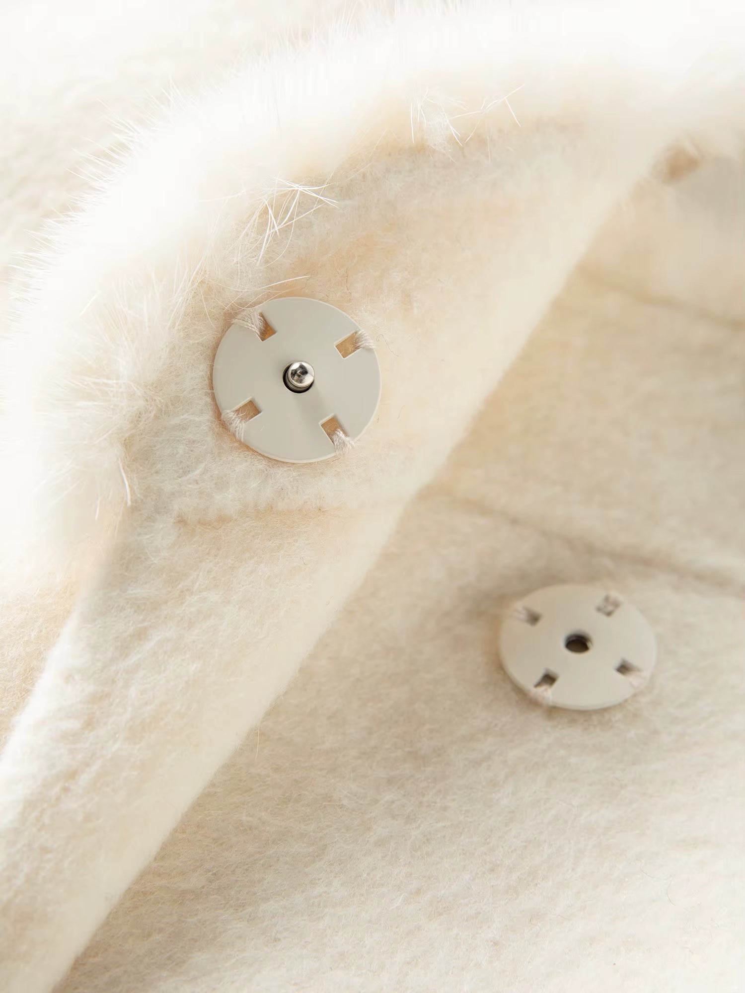 Modern Chinese Red Velvet Coat for Women Winter 2025 New Arrival Sable Fur Festive Ensemble Coat 100% Wool Long Coats