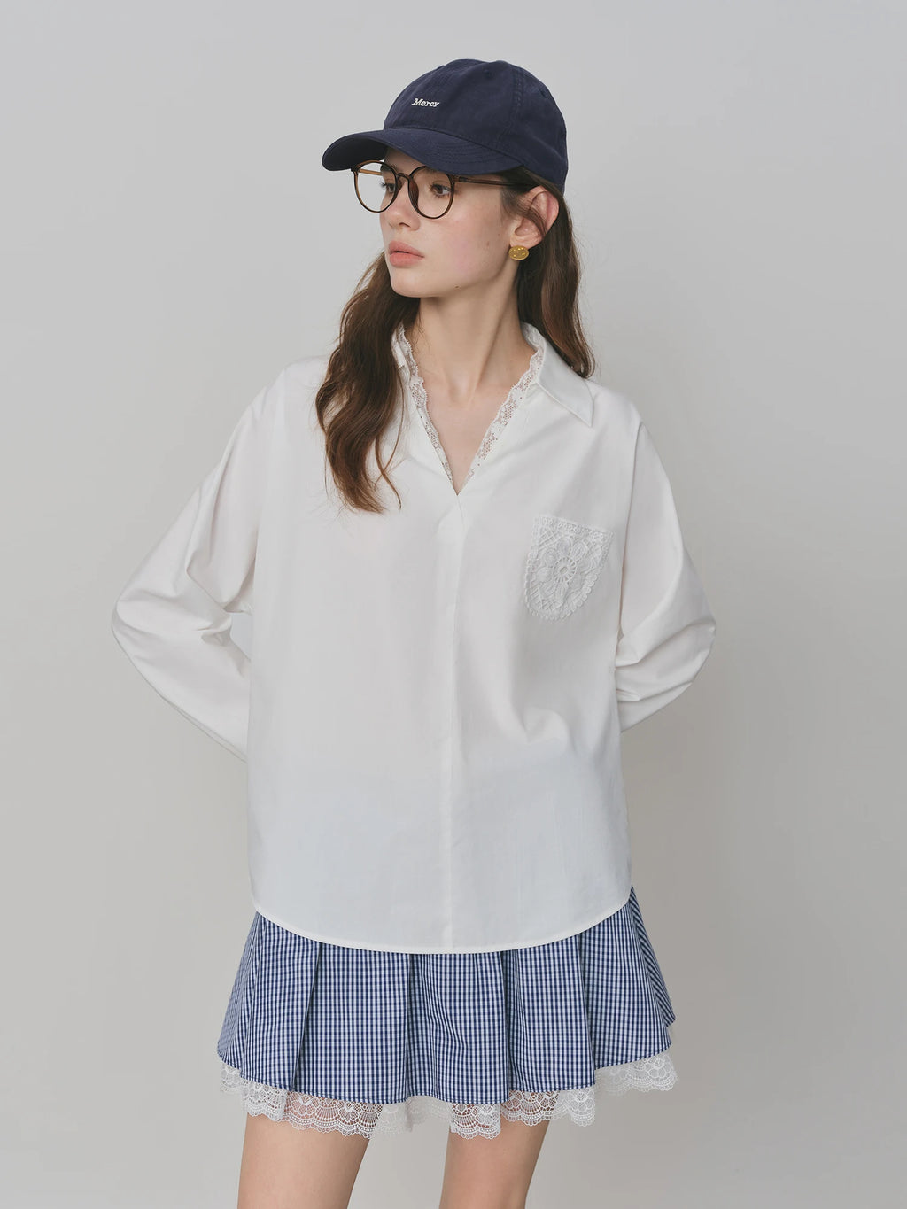 FSLE Autumn 2025 Women's V-Neck Blouse - Lace Trim Loose Fit White Shirt Casual Office Wear with Floral Embroidery
