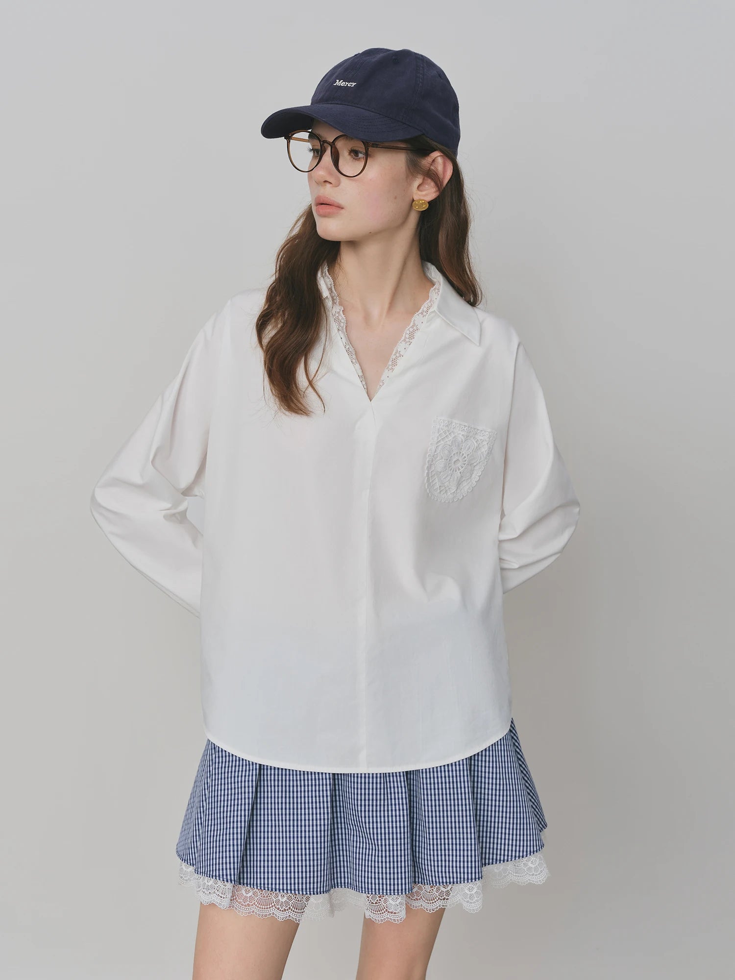 FSLE Autumn 2025 Women's V-Neck Blouse - Lace Trim Loose Fit White Shirt Casual Office Wear with Floral Embroidery