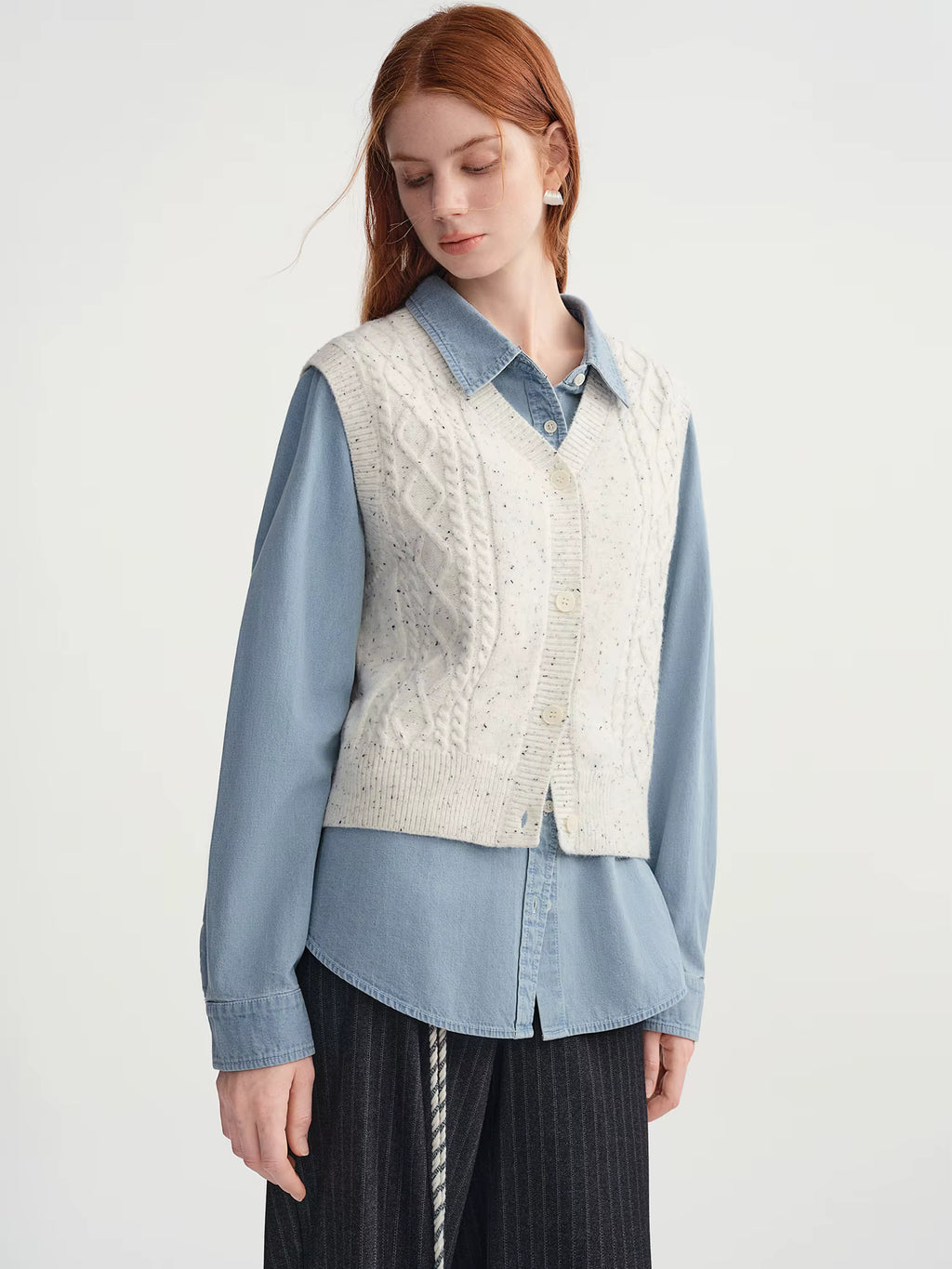 Plus-Size Women's Colorful Dot V-Neck Knit Sweater Vest Versatile Slimming Winter Layering Top 2025 New Arrival Vests