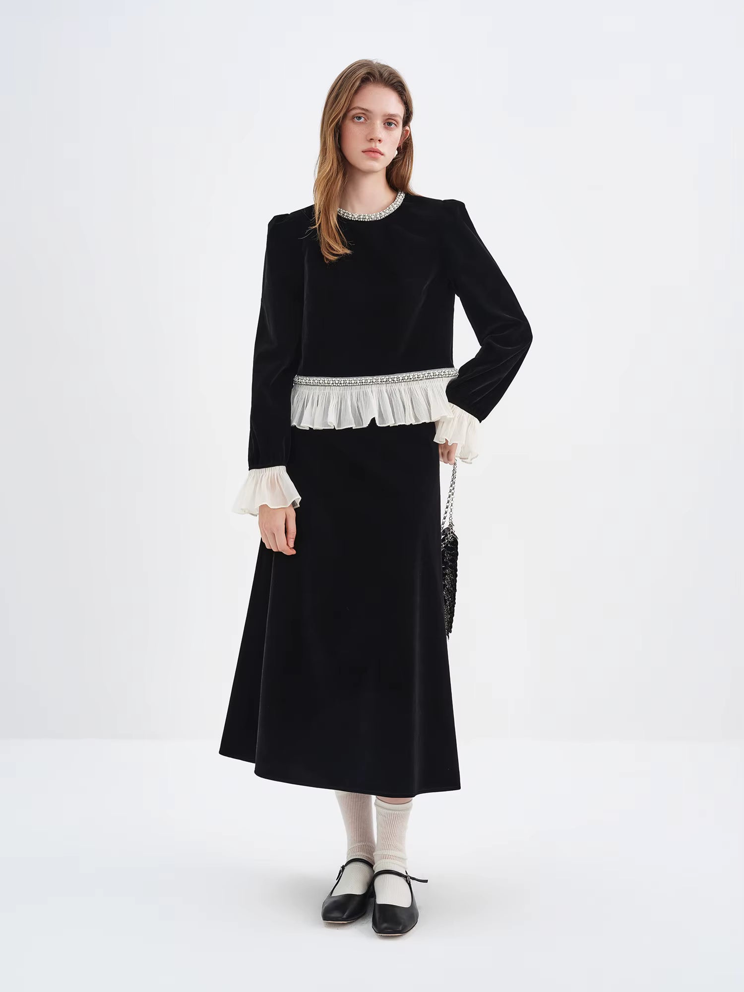 2025 Winter Women's Black Velvet Short Set Beaded Round Neck Top Skirt - Petite Friendly Outfit for Holiday Parties