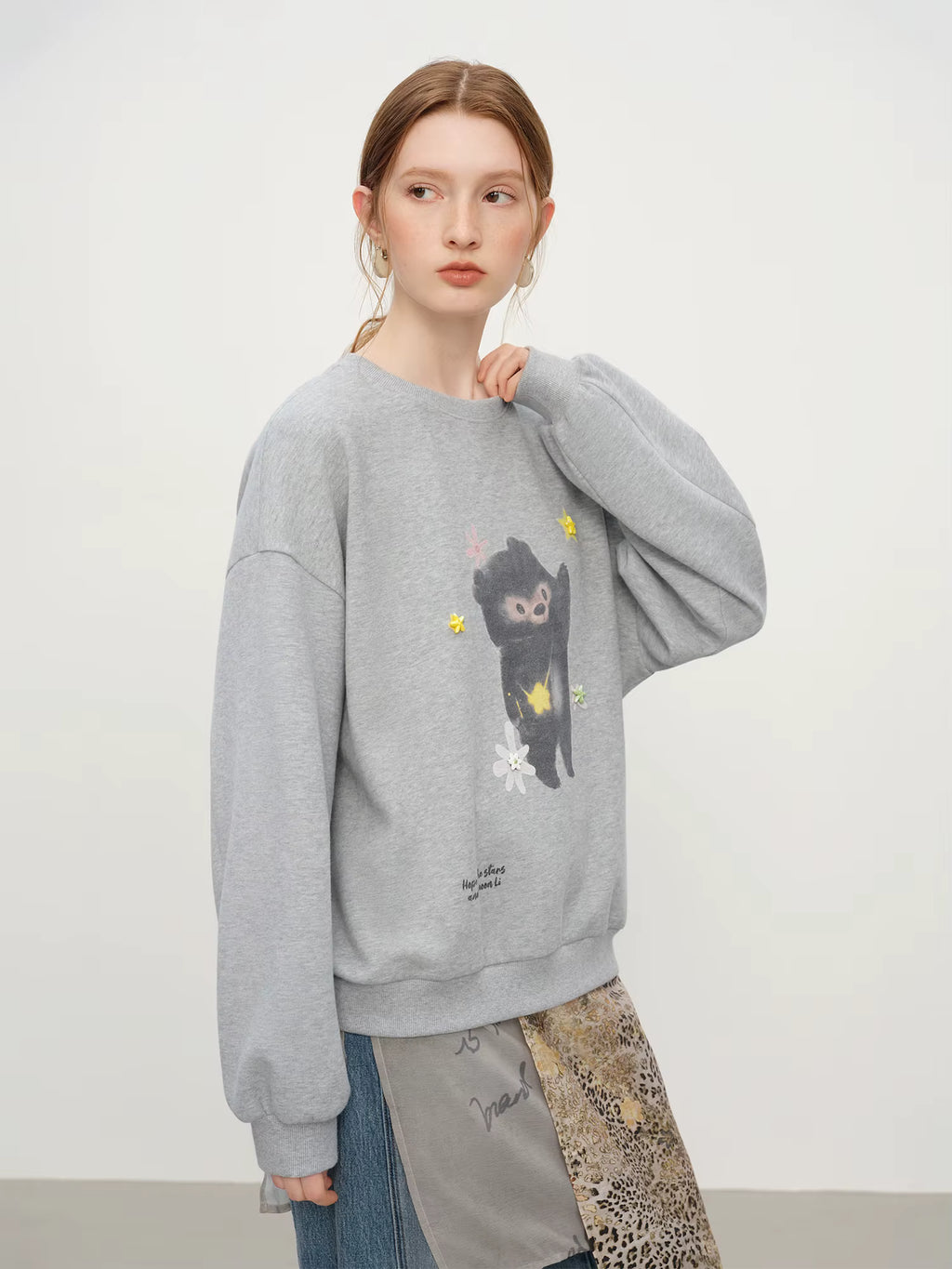 Korean Style Gray Teddy Bear Print Loose Round Neck Hoodie for Women Winter 2025 New Arrival Top Hoodies