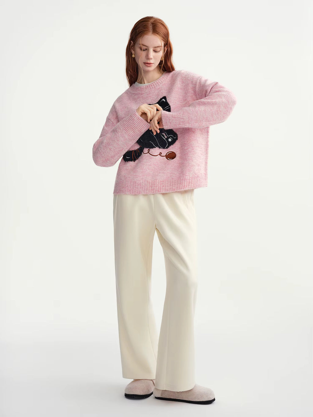 2025 Winter Women's Fun Animal Pattern Jacquard Knit Sweater - Relaxed Fit Round Neck Slimming Pullover for Casual Comfort