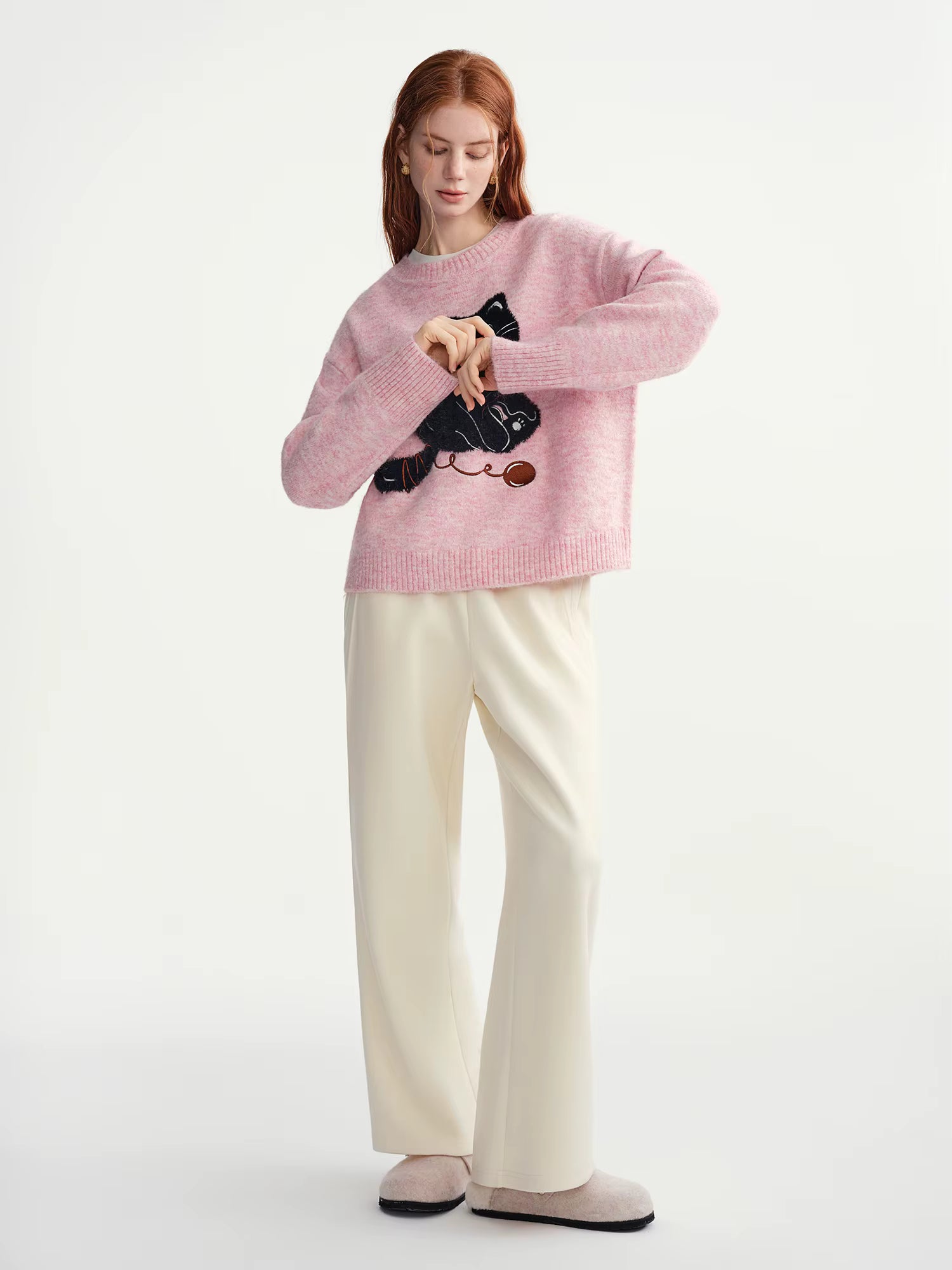 2025 Winter Women's Fun Animal Pattern Jacquard Knit Sweater - Relaxed Fit Round Neck Slimming Pullover for Casual Comfort