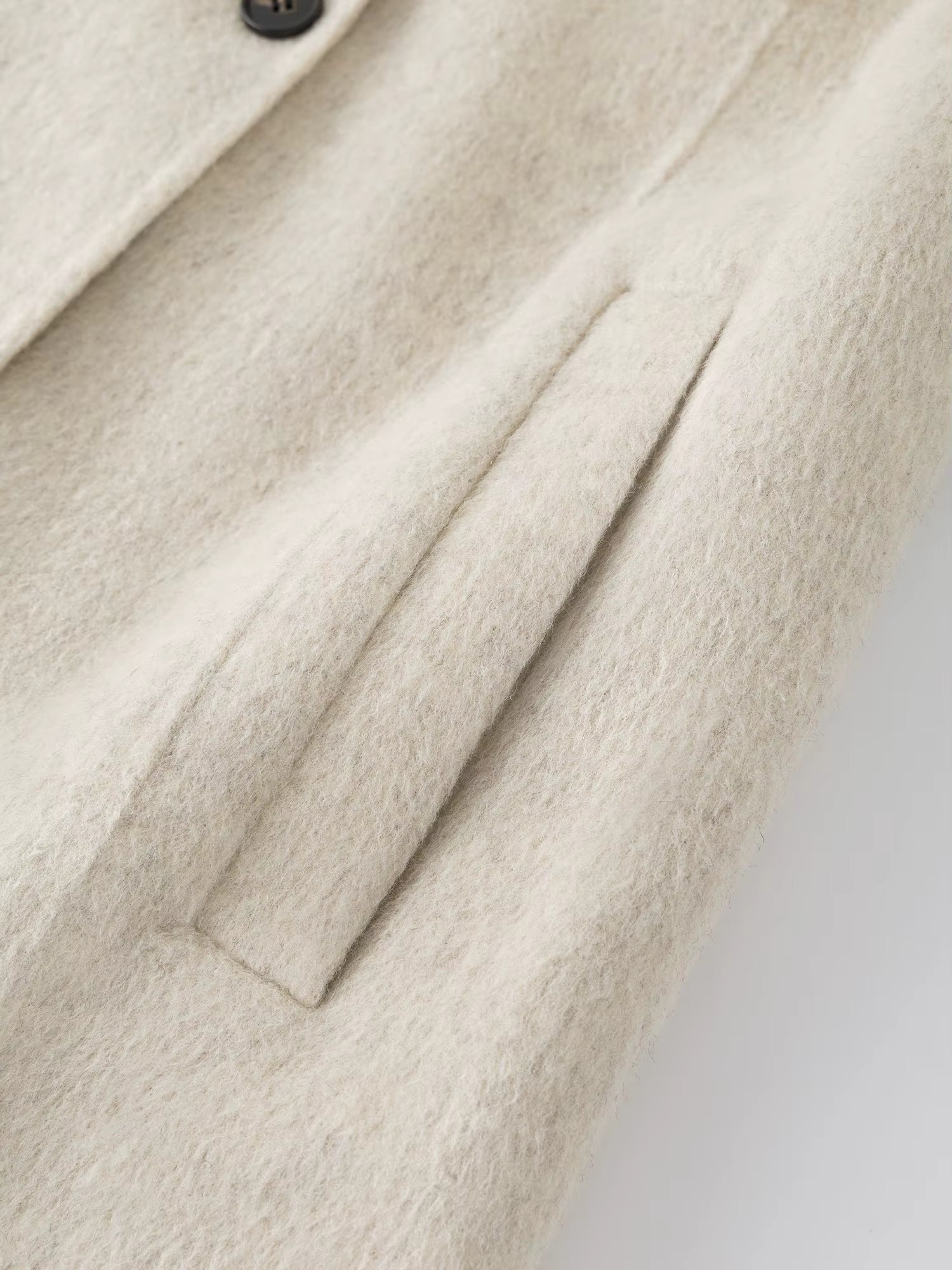 French Style Sheep Wool Cropped Wool Coat Women's Winter 2025 New Double-faced Wool Jackets Simple Ins Stand Collar