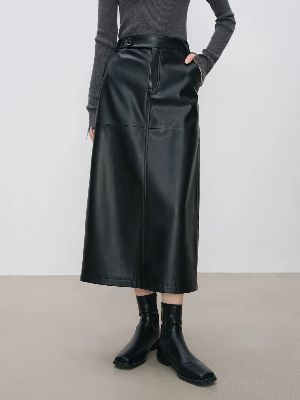 ZIQIAO Petite Size Black Leather Chic Female Skirt 2024 New Fall Winter Medium-length Versatile Casual Straight Skirt 24ZQ93229