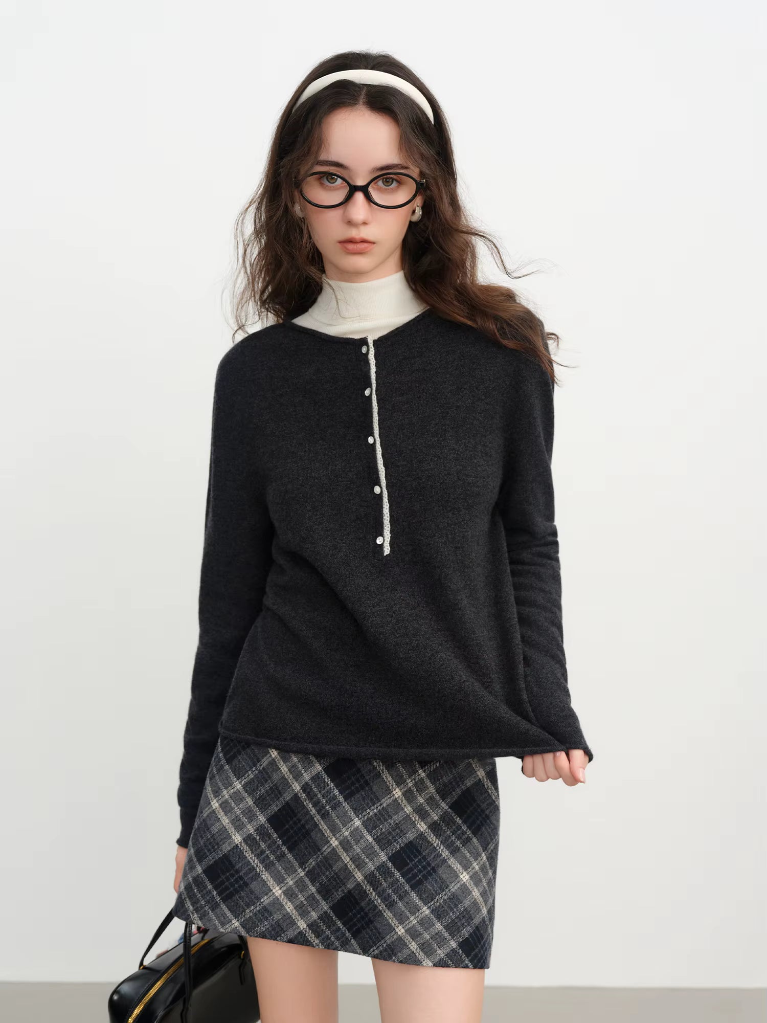 2025 Winter Women's Lace Trim Knit Sweater - Round Neck Wool Blend Pullover Top with Soft Touch for Casual Comfort