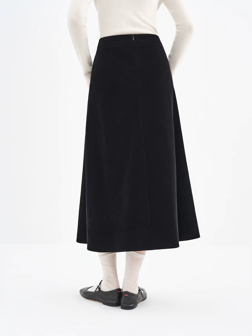 2025 Winter Women's Black Velvet Short Set Beaded Round Neck Top Skirt - Petite Friendly Outfit for Holiday Parties