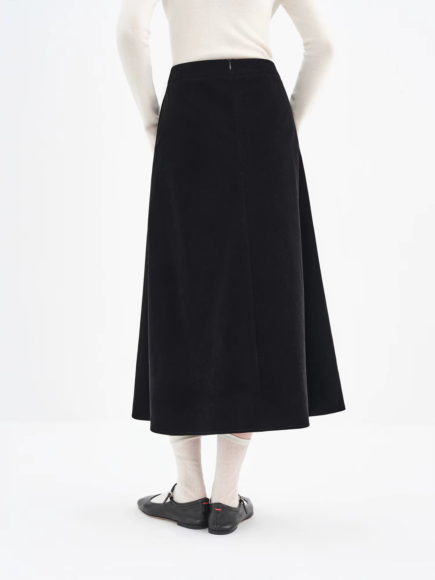 2025 Winter Women's Black Velvet Short Set Beaded Round Neck Top Skirt - Petite Friendly Outfit for Holiday Parties