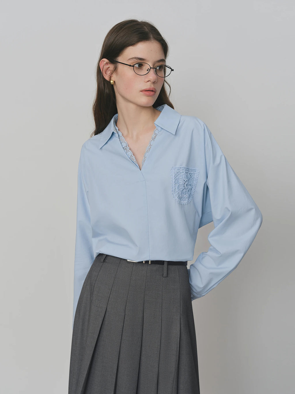 FSLE Autumn 2025 Women's V-Neck Blouse - Lace Trim Loose Fit White Shirt Casual Office Wear with Floral Embroidery