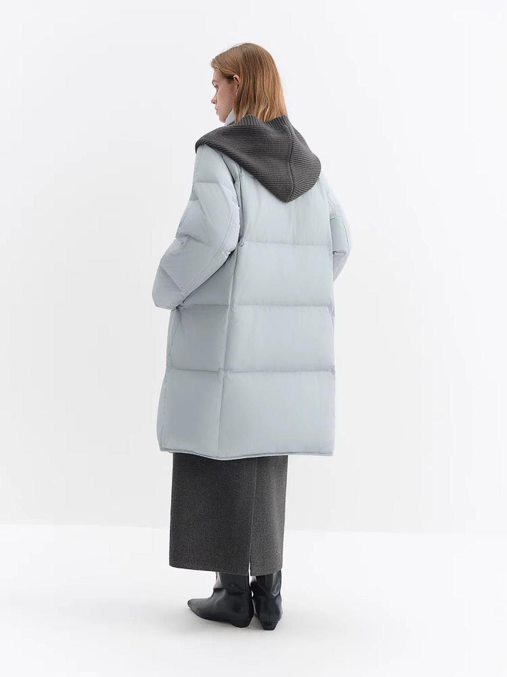 Standing Collar Detachable Knit Hat Fitted Waist Down Jacket for Women Winter 2025 New Collection 90% White Duck Down Coats