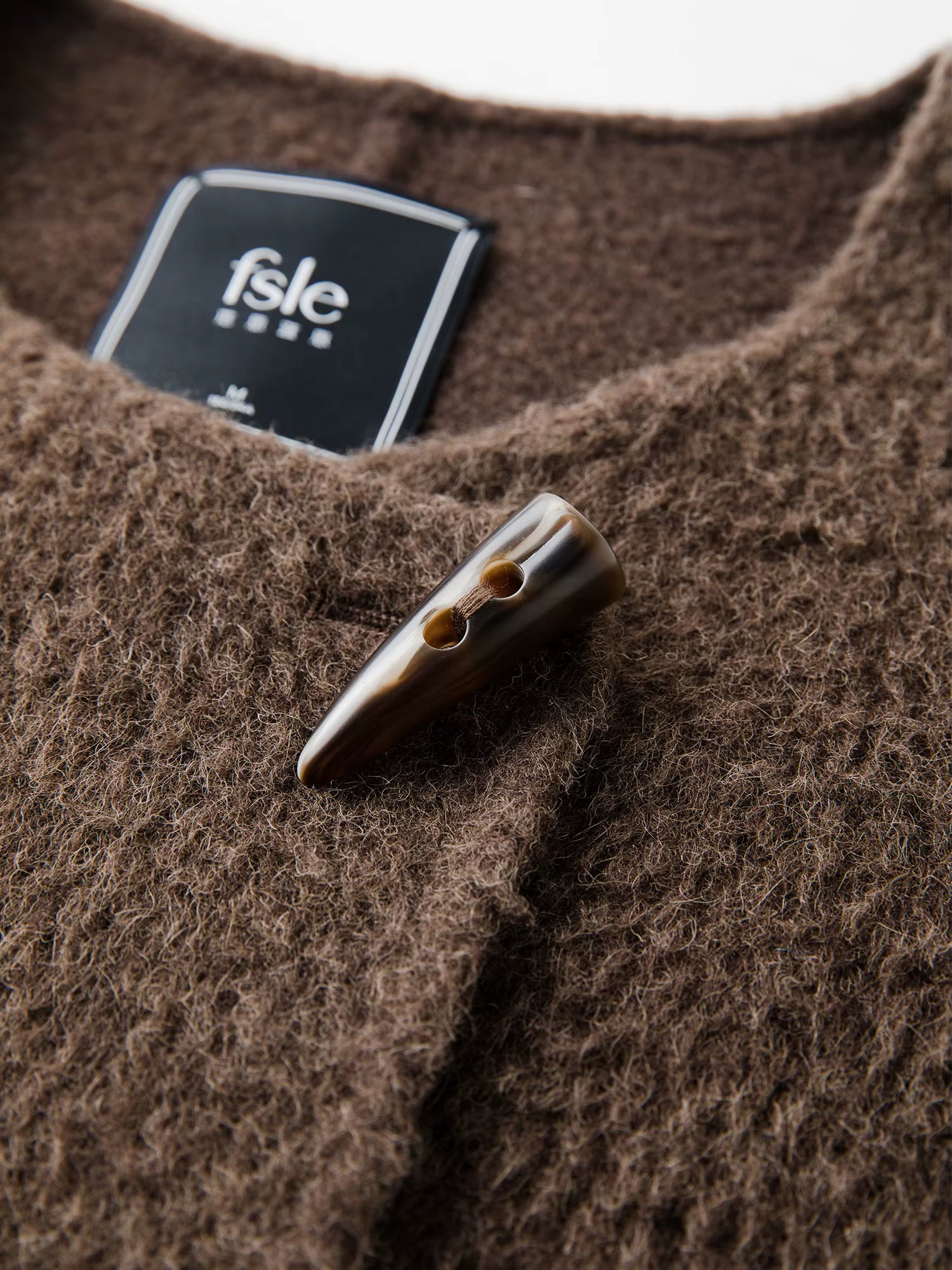 【Premium Series】Women's Long Wool Blend Overcoat with Detachable Scarf - Elegant Winter Coat for Business Casual