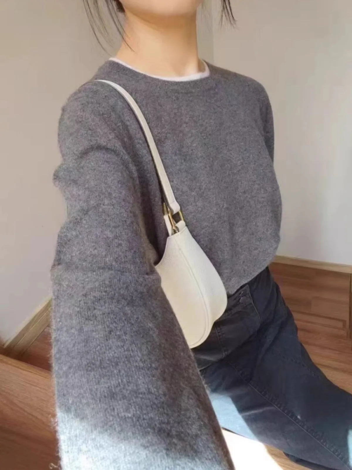 Round neck pure cashmere sweater women's autumn and winter pullover loose large size wool bottom sweater knit sweater