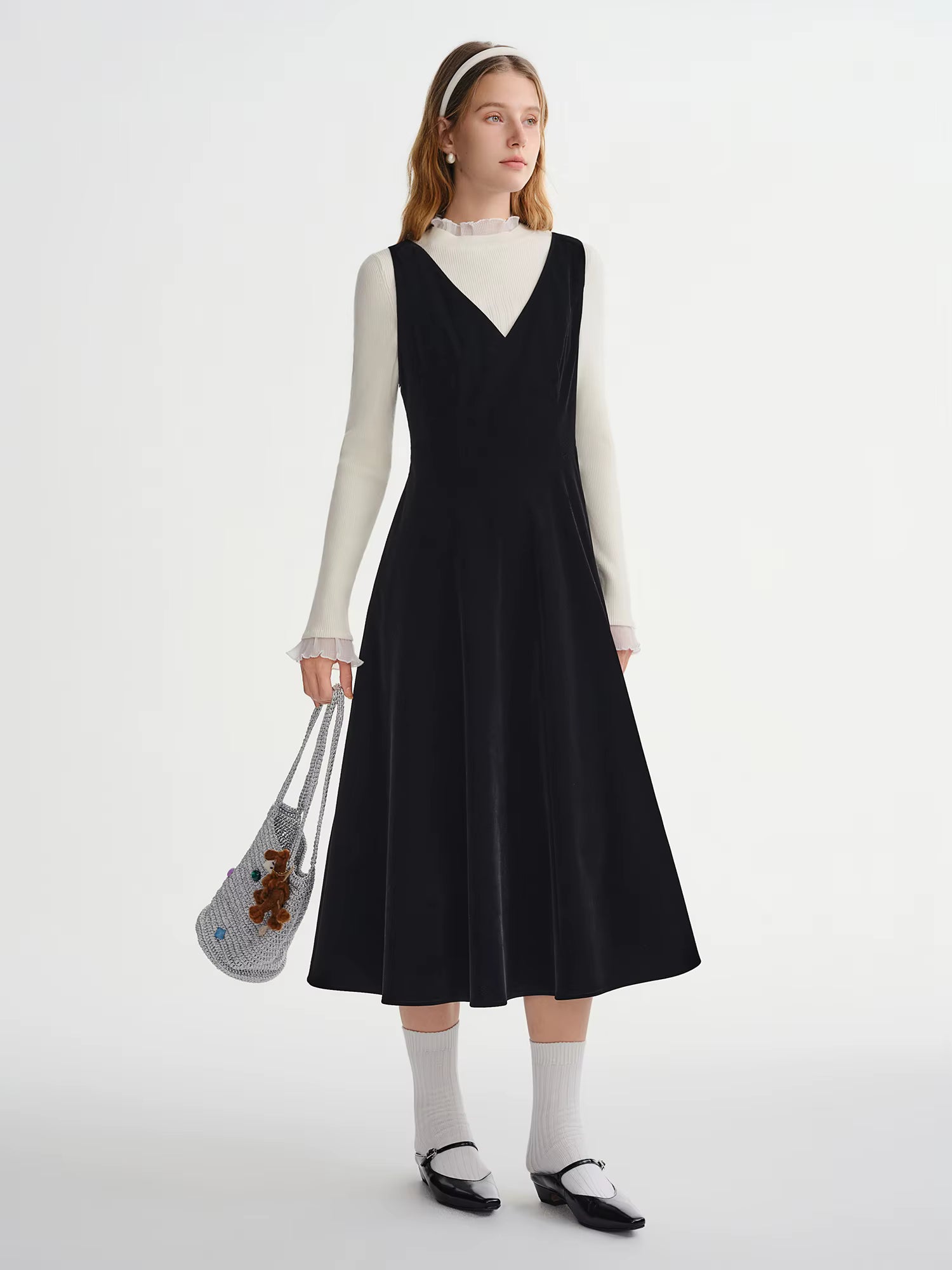 Stylish Plus-Size Flowing Velvet Waist defining Vest Design Dress - Autumn/Winter Deep V-Neck Sleeveless 2025 Winter New