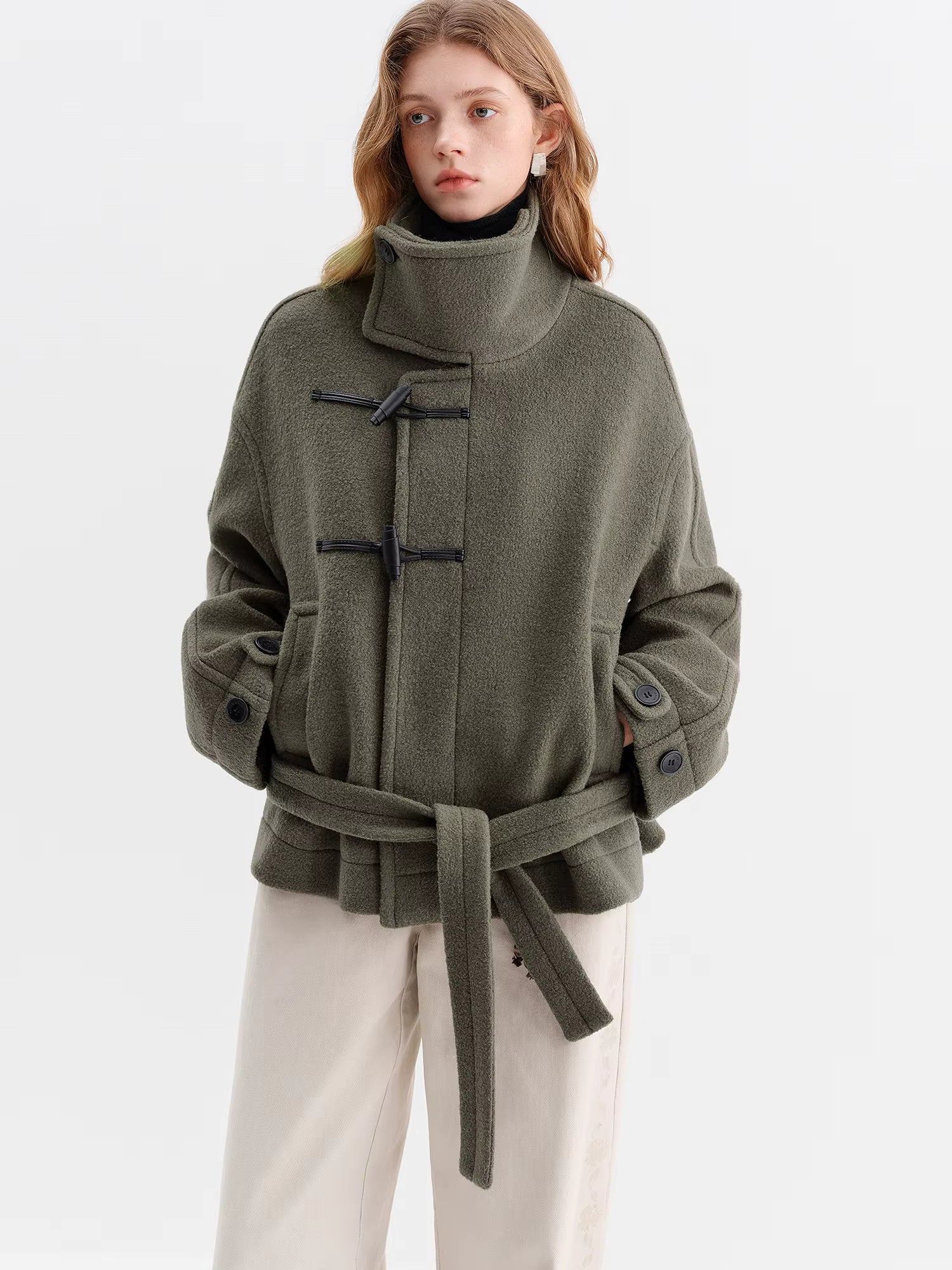 2025 Winter Women's Retro Pea Coat Short Wool Blend Jacket with Large Lapel Horn Buttons - Relaxed Fit Casual Outerwear