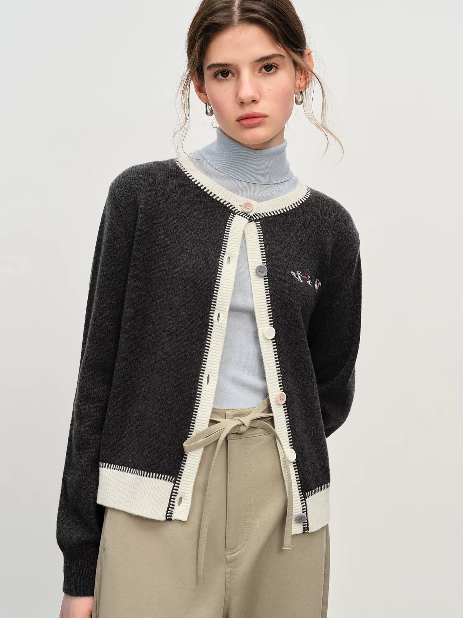 Women's Retro Color Block Knit Cardigan - Novelty Embroidery Round Neck French Style Top with Cozy Comfort