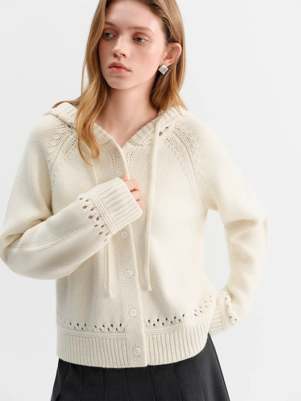 French Retro Style Hooded Hollow Out Knit Top for Women New Winter 2025 Textured Faux Lace Top Solid All-match