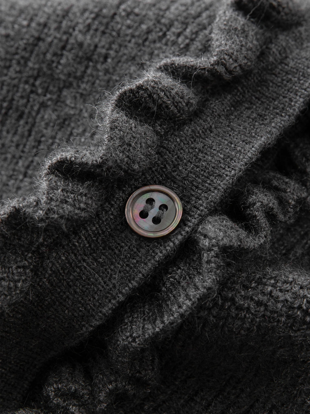 FSLE French Style Wood Ear Hem Heavy Cable Knit Sweater for Women Winter 2025 New Sweater